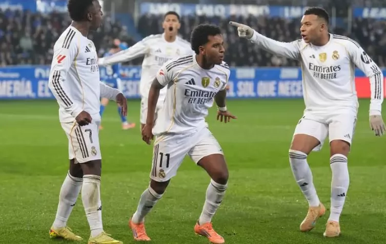 نادِ برازيلي يُغازل نجم ريال مدريد 