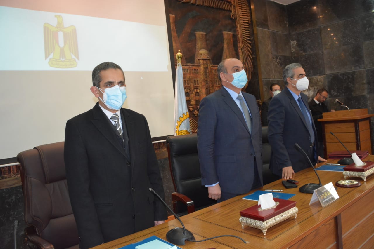 محافظ الغربية يسلم عقود تخصيص١٦٨وحدة بالمجمع الصناعي بالمحلة-صور