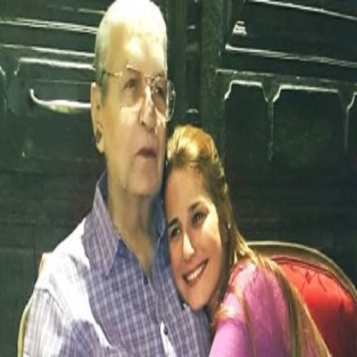 إيناس كامل ووالدها الراحل 