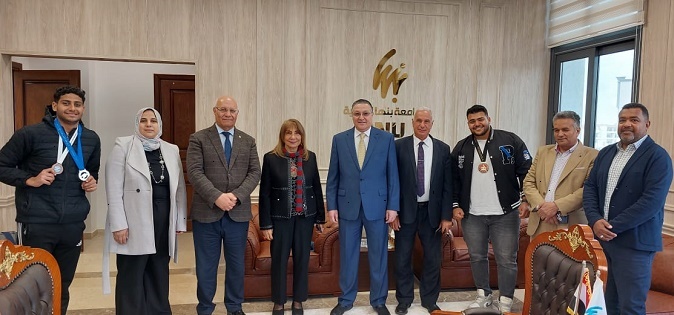 تكريم الطلاب المتميزين فى الأنشطة الرياضية بجامعة بنها الأهلية