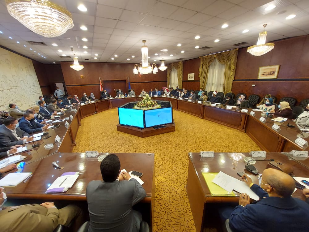 محافظ البحيرة  يخصص جائزة ١٠٠ ألف جنيه لافضل مركز يحقق افضل نسب سكانية خلال عام