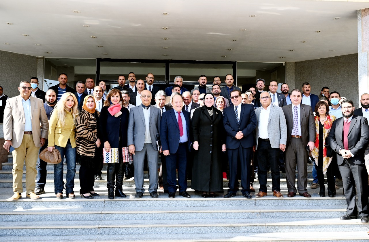جامع  : الحكومة تسعى لتحسين بيئة ومناخ الاستثمار وتقديم المزيد من المزايا والحوافز