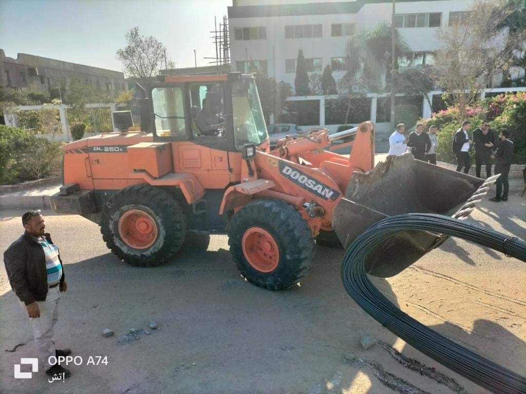 جهاز العبور يشن حملة اشغالات ليلية بمعاونة شرطة المرافق