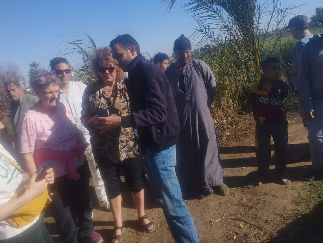 وفد دنيماركى يتفقد الزراعات الذكيه ببنى سويف