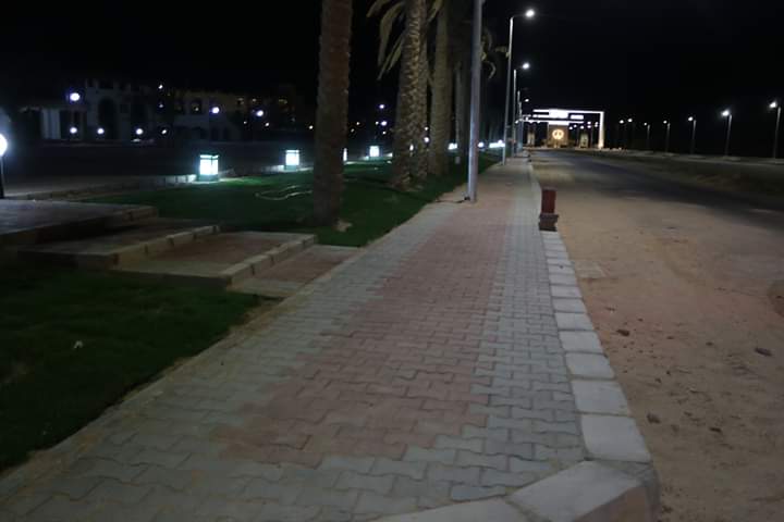 محافظ جنوب سيناء يتفقد انارة طريق سكن العاملين وطريق نبق الخلفي بشرم الشيخ