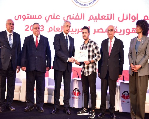 العمل :تضافر الجهود لتنفيذ برامج ربط التدريب المهني بإحتياجات سوق العمل