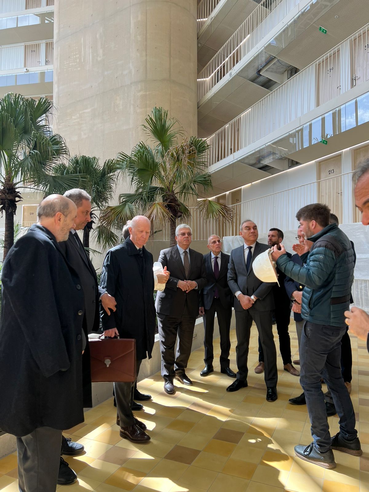 أيمن عاشور: وصول معدلات الإنجاز لإنشاء بيت مصر بباريس إلى 96%