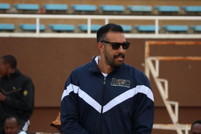 نادى الشروق يهنىء مدير جهاز السباحة لحصوله على الذهب فى بطولة إفريقيا.. بالصور