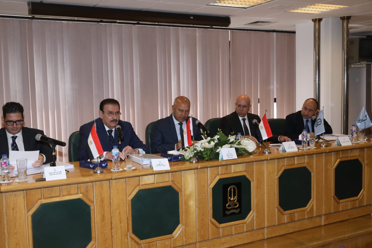 وزير النقل خلال تراسه الجمعية العامة لشركة الملاحة الوطنية