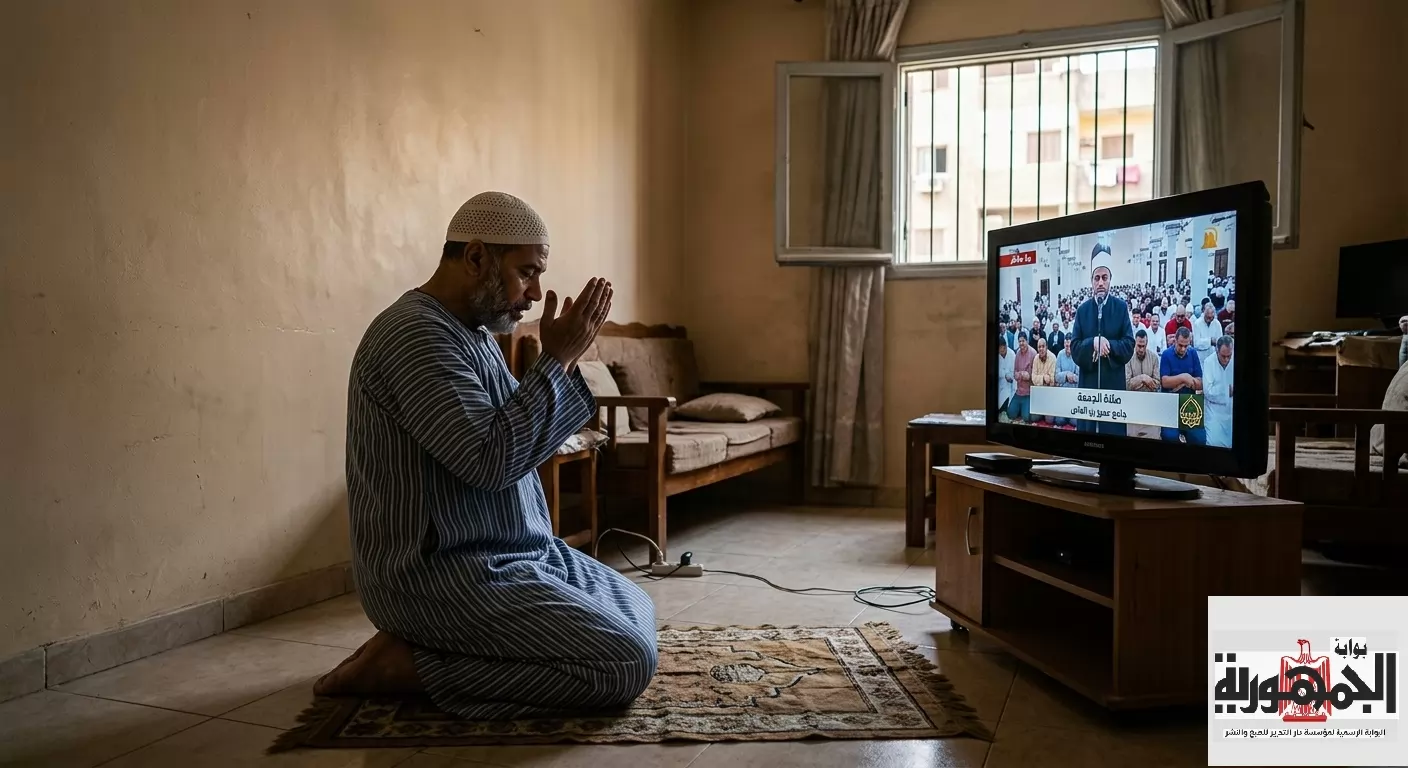 الإفتاء توضح حكم صلاة الجمعة خلف المذياع أو التلفاز 