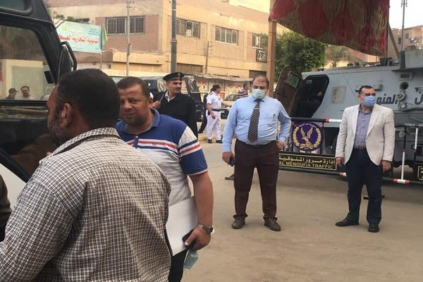 توافد مراقبى الامتحانات