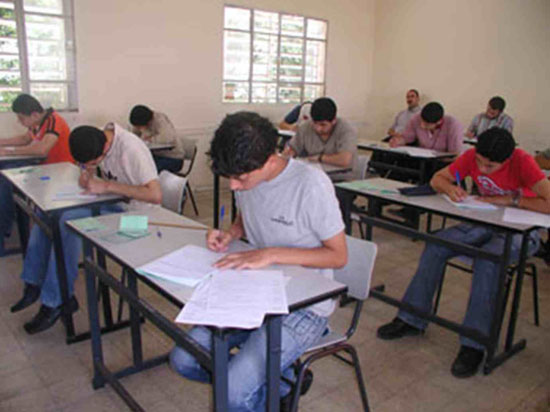 لجان امتحان  