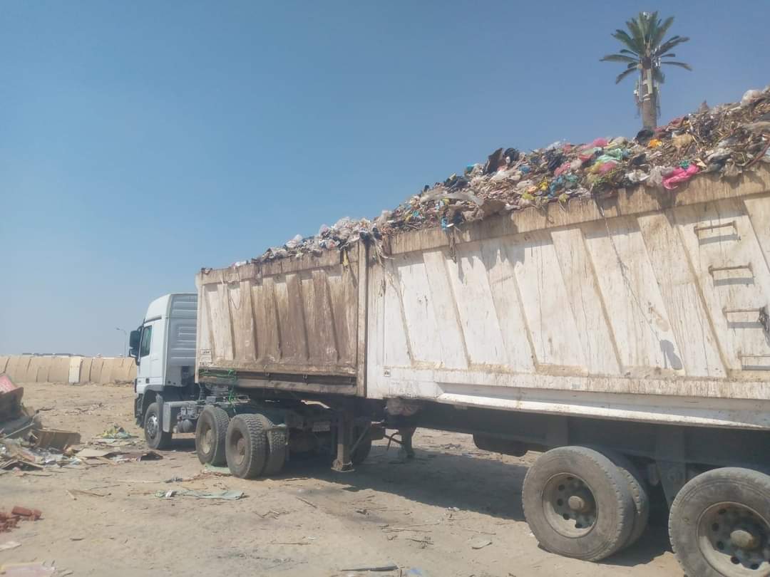 جهاز مدينة العبور يشن حملة موسعة بمعاونة شرطة التعمير والمرافق