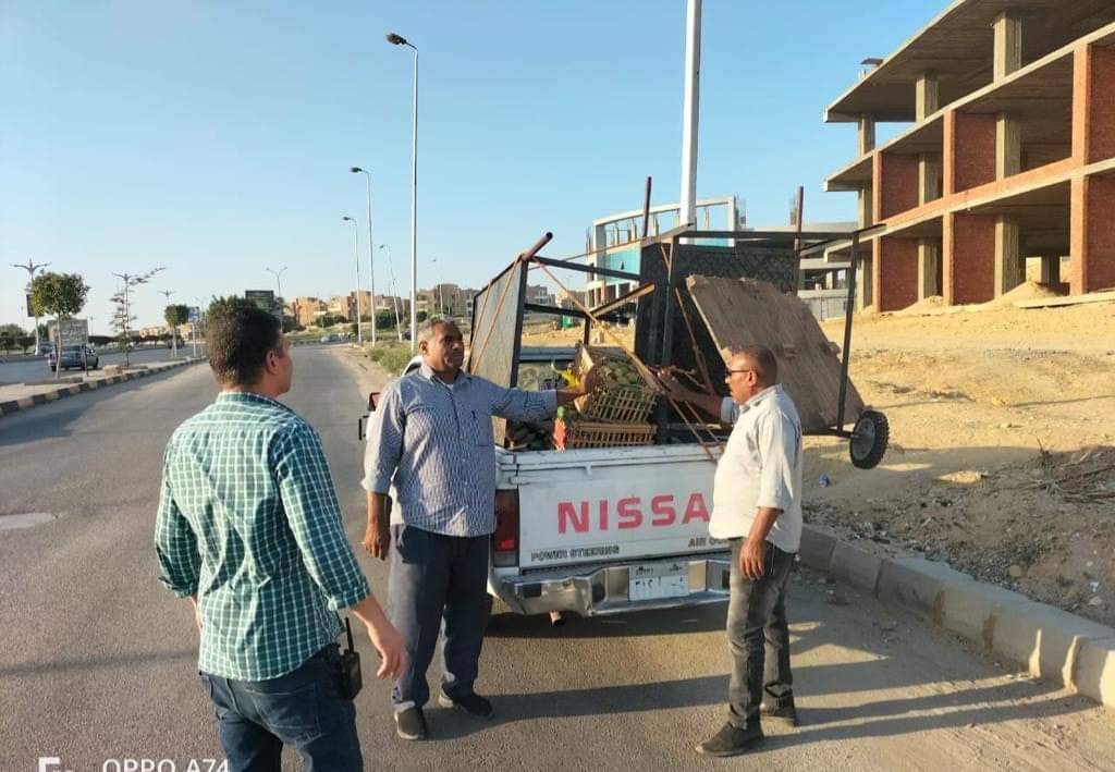 جهاز مدينة العبور يشن حملة موسعة بمعاونة شرطة التعمير والمرافق