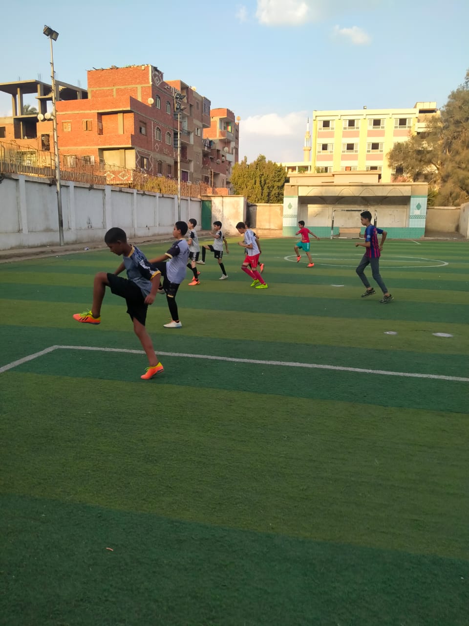 وكيل وزارة الشباب والرياضة بالقليوبية يحيل العاملين  المتغيبين عن العمل للتحقيق