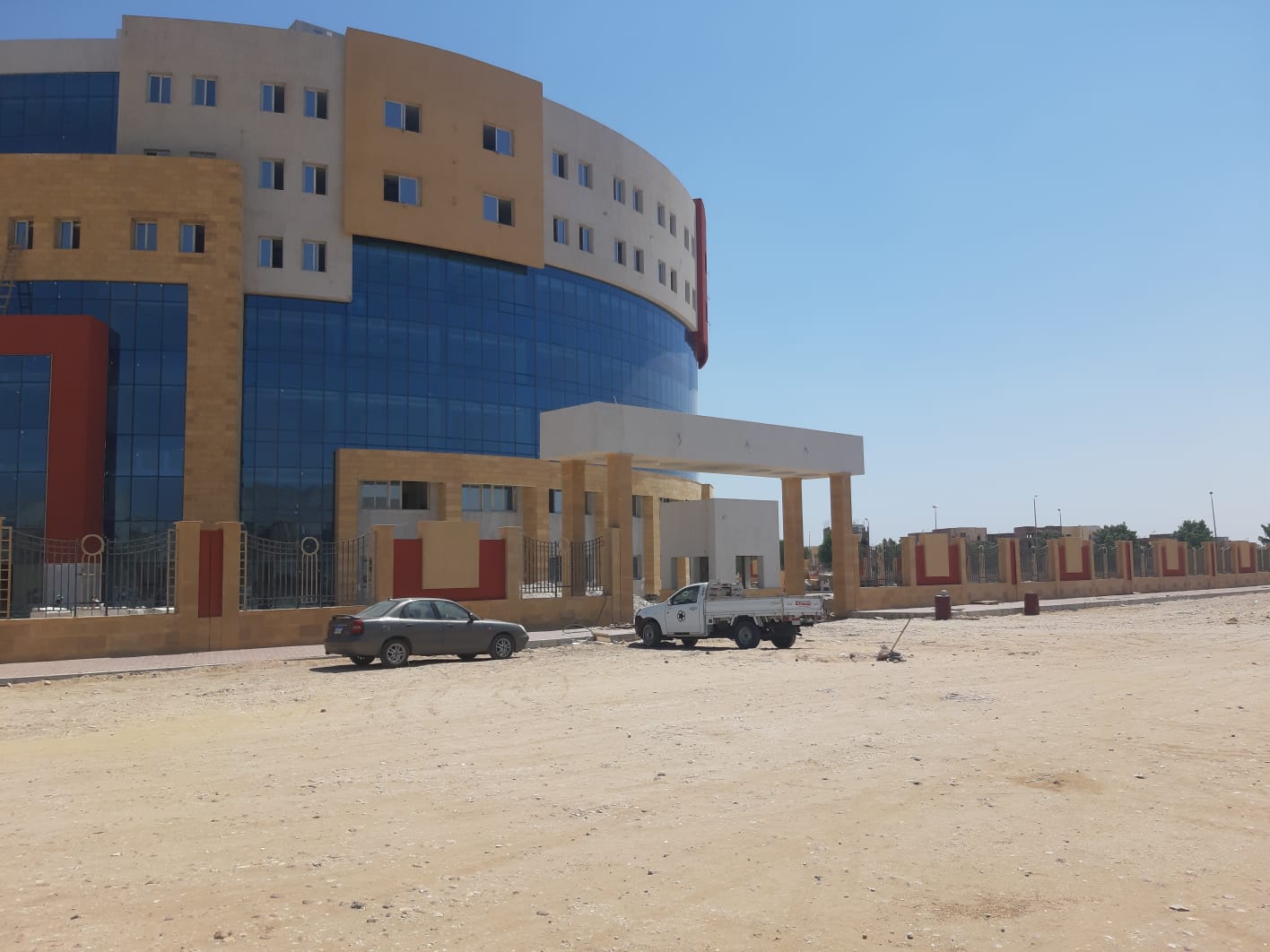  وزير الإسكان: قريباً الانتهاء من تنفيذ مستشفى 