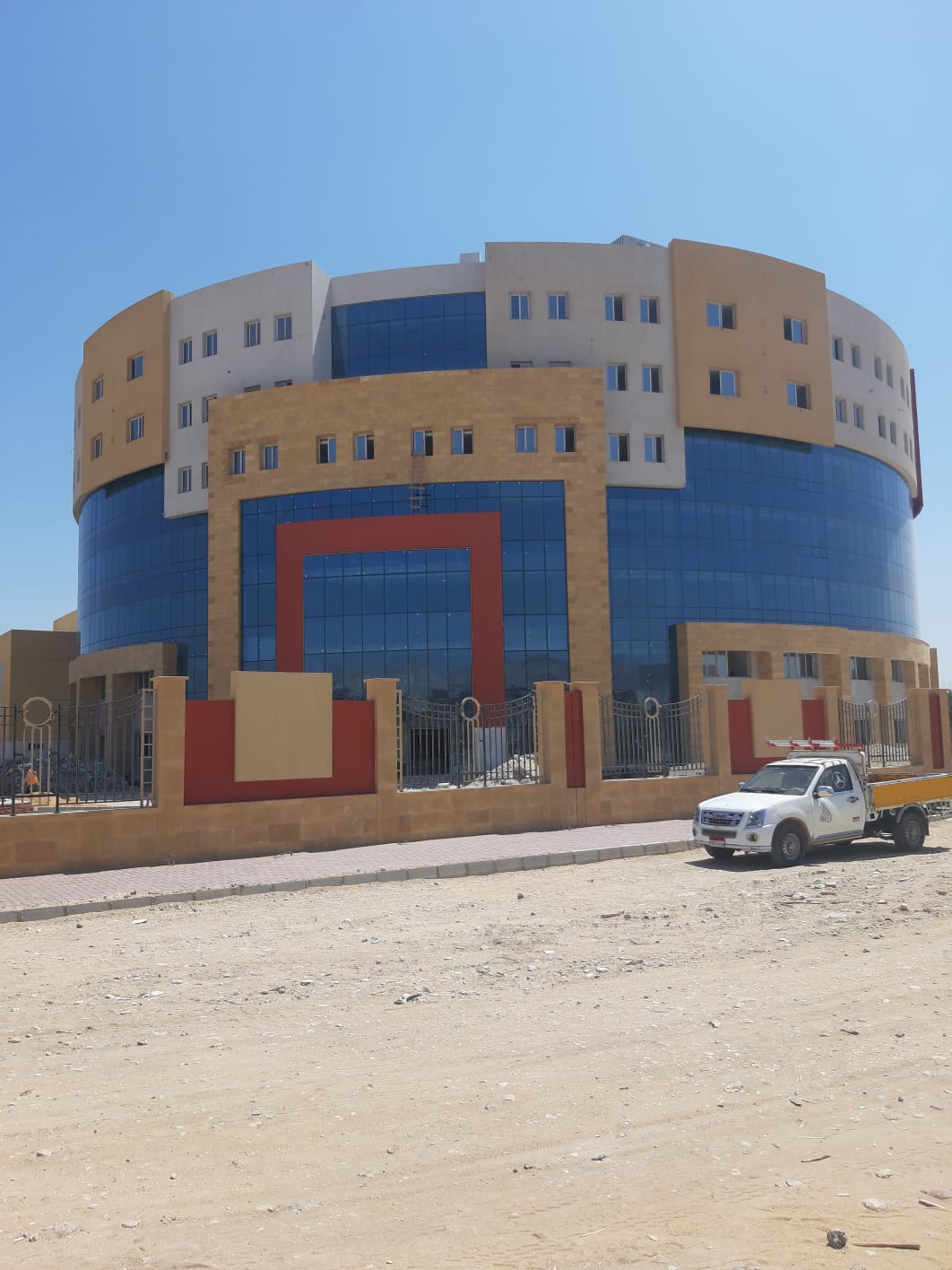  وزير الإسكان: قريباً الانتهاء من تنفيذ مستشفى 