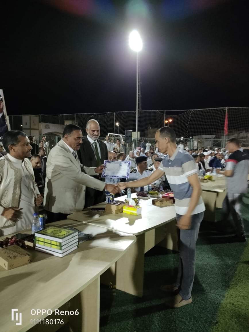 محافظ مطروح يكرم طلاب سيوة الاوئل بالثانوية العامة والدبلومات 