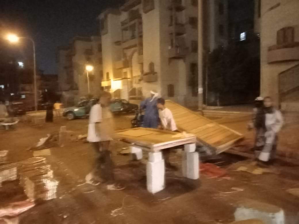 جهاز العبور يشن حملة اشغالات ليلية ويضبط 3تروسيكل وتوكتوك