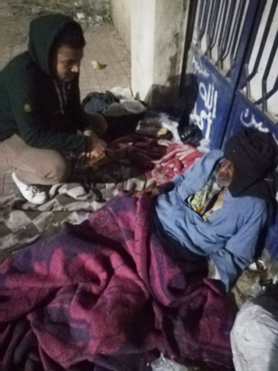  فريق التدخل السريع يودع 3 حالات بدار رعاية المسنين