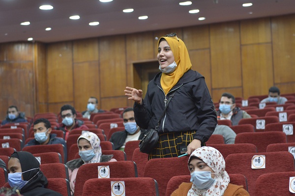 رئيس الهيئة القومية للاستشعار عن بعد وعلوم الفضاء في ضيافة جامعة الفيوم