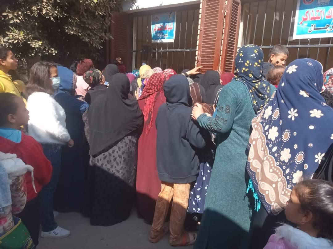 الكشف على ١٨٢١حالة في قافلة مستقبل وطن الطبية بديرمواس بالمنيا