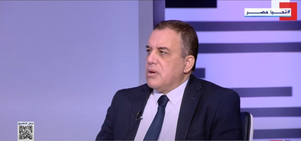 الكاتب الصحفي عزت إبراهيم
