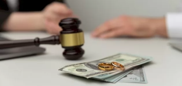 متى تسقط النفقة عن الزوجة شرعًا؟ 