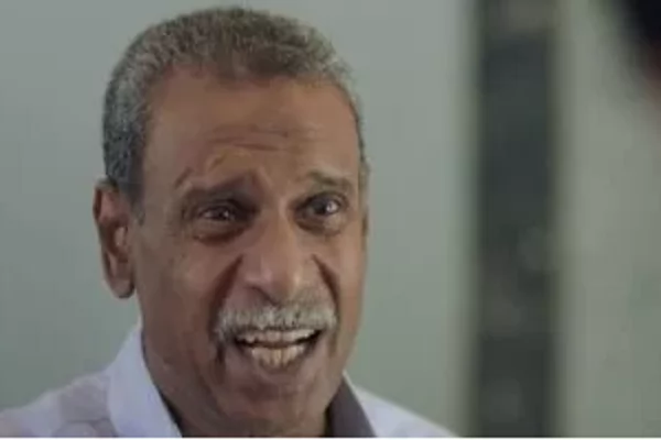 أسرة الفنان محمود بشير تستقبل عزائه بمسجد عبد الرحمن الكواكبي 