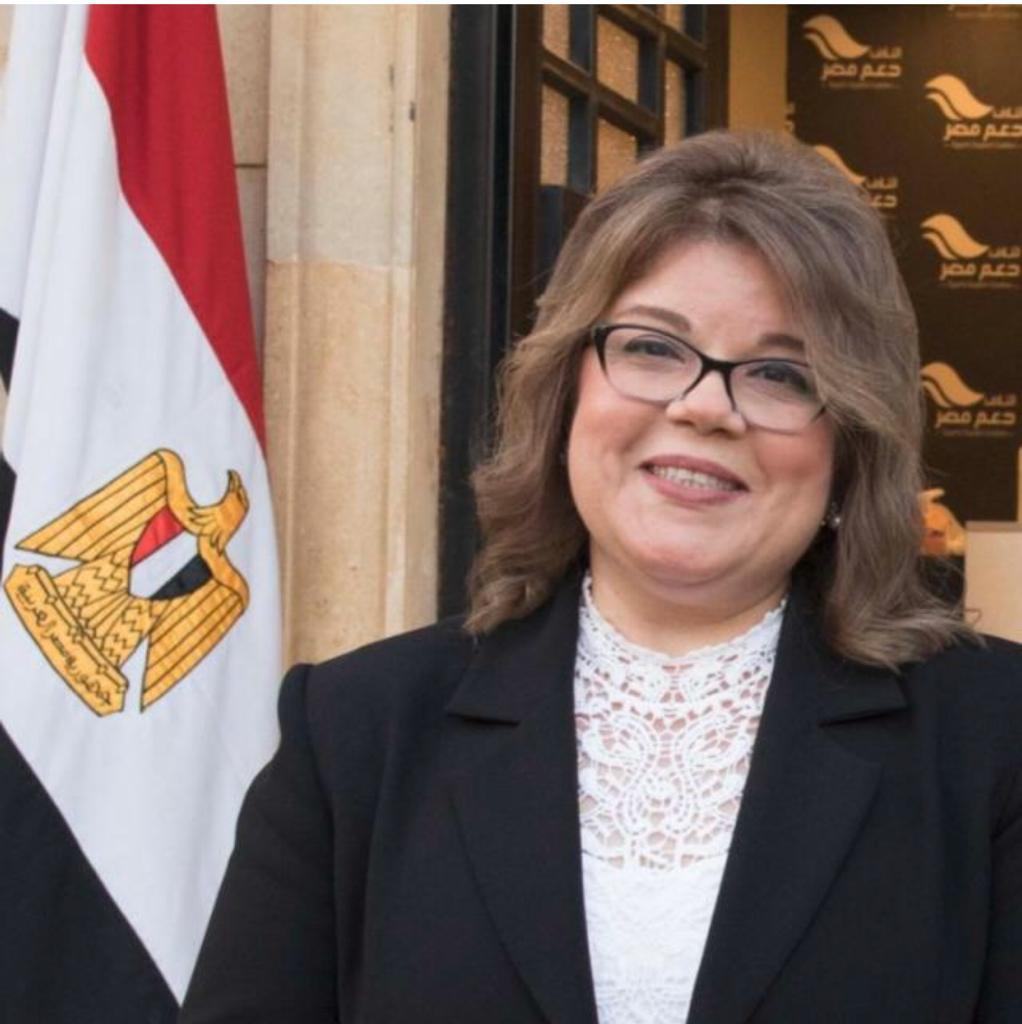 فيبي فوزي- وكيلة مجلس الشيوخ