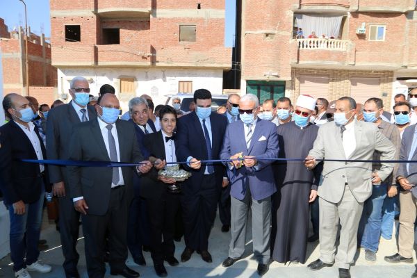 إفتتاح مركز خدمة العملاء ومحطتى صرف فى محافظة السويس.. بالصور