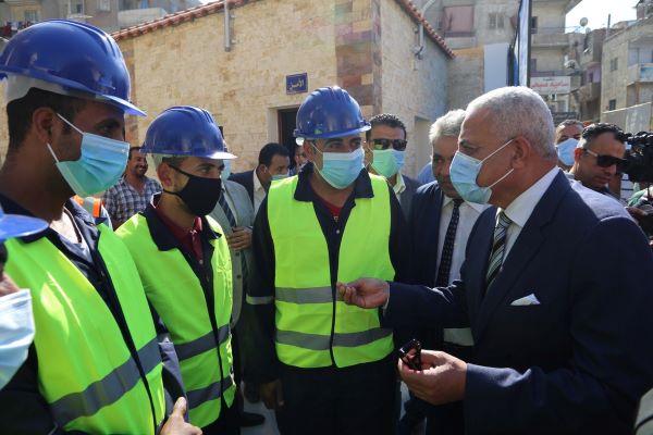 إفتتاح مركز خدمة العملاء ومحطتى صرف فى محافظة السويس.. بالصور