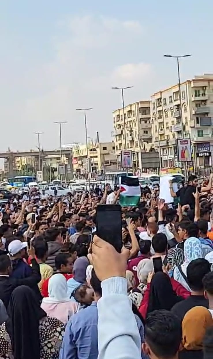 دعمًا وتأييدًا لموقف الرئيس.. مسيرة حاشدة في ٦ أكتوبر بالجيزة