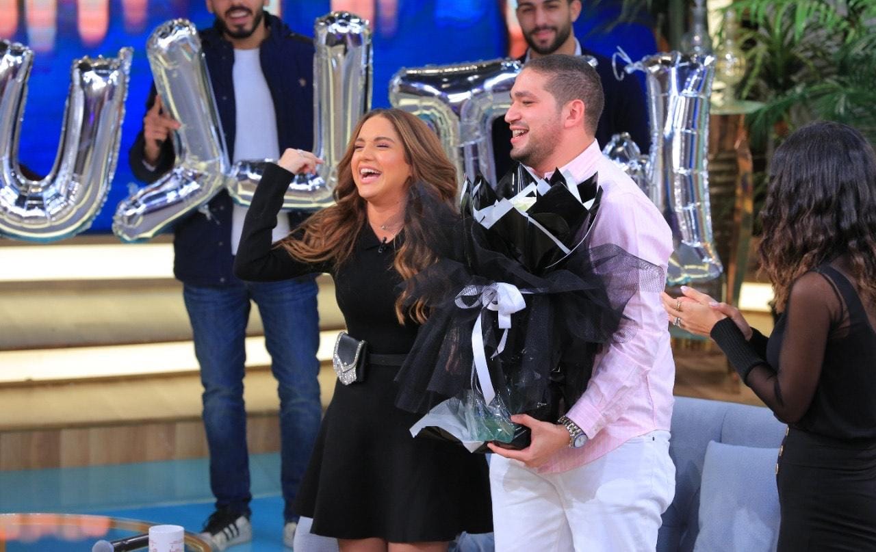بالصور.. خطوبة رنا رئيس داخل ستوديو 