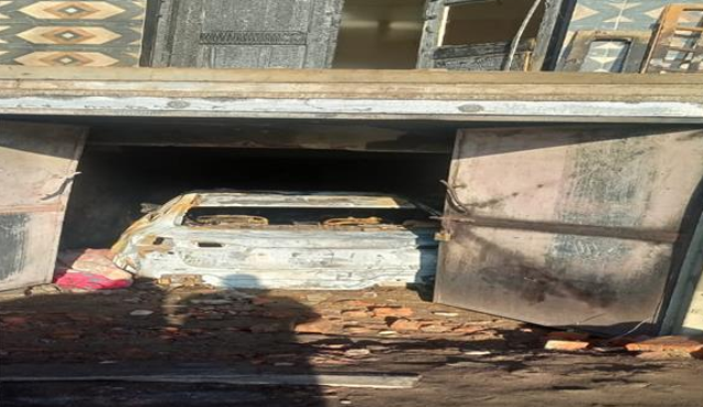 احتراق واجهة احد المنازل أثرأنفجار سيارة محملة بأنابيب بكفرالزيات