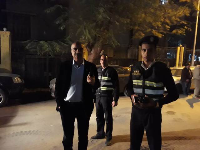 حملة ليليه بحي الدقي لرفع السيارات المتروكه بالشوارع 