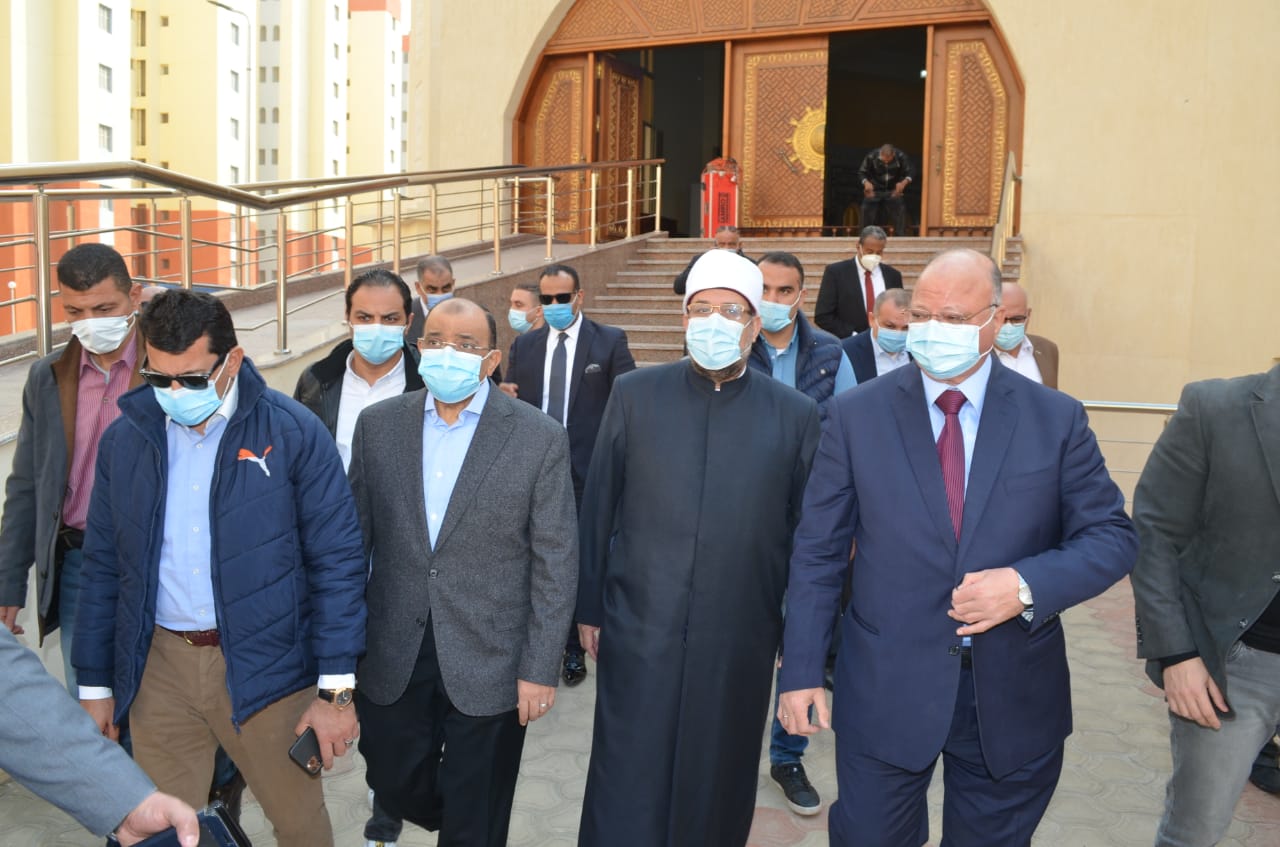 وزير الأوقاف خلال الجولة 