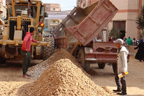 الهجان يتفقد مشروعات ومصانع ومنافذ بيع المنتجات الغذائية بطوخ
