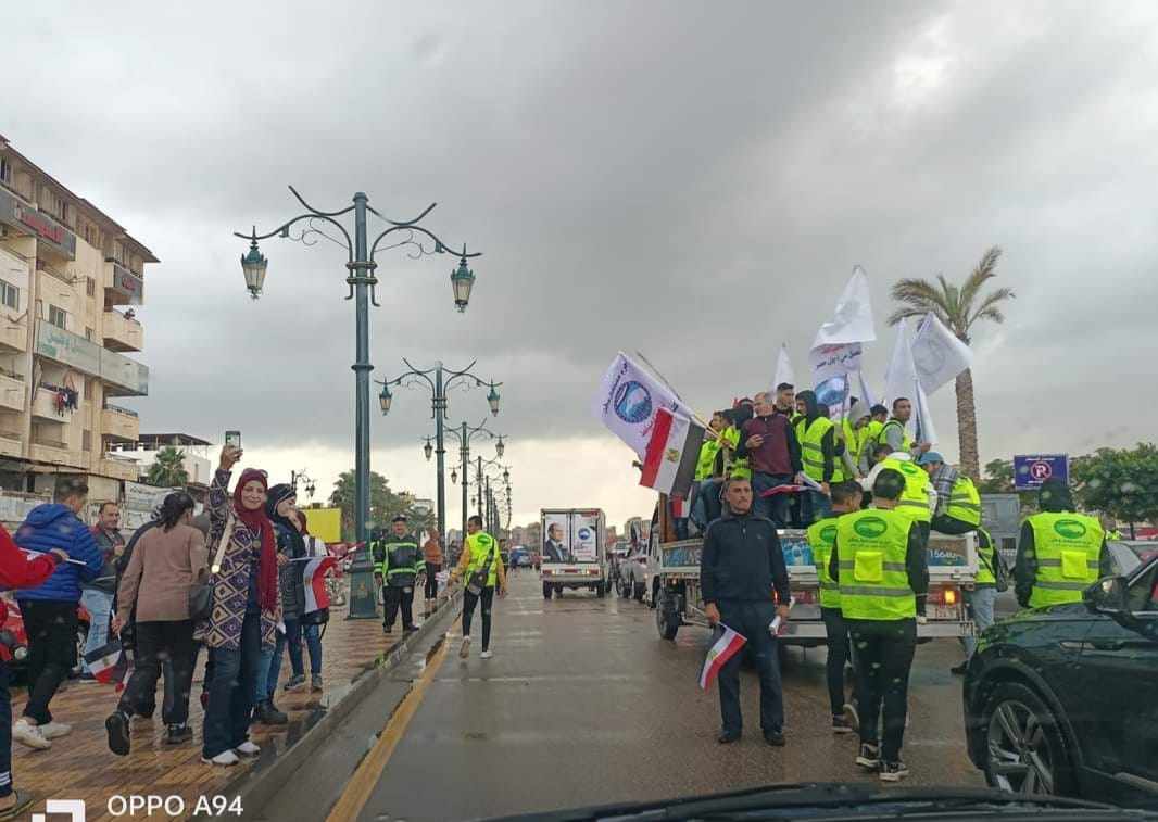 مستقبل وطن بدمياط ينظم مسيرة احتفالا بفوز الرئيس السيسي بولاية اخ