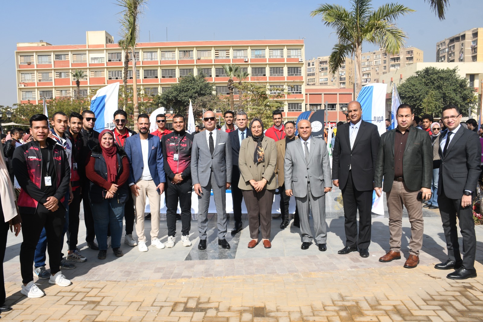 رئيس جامعة عين شمس يفتتح مهرجان الأسر الطلابية