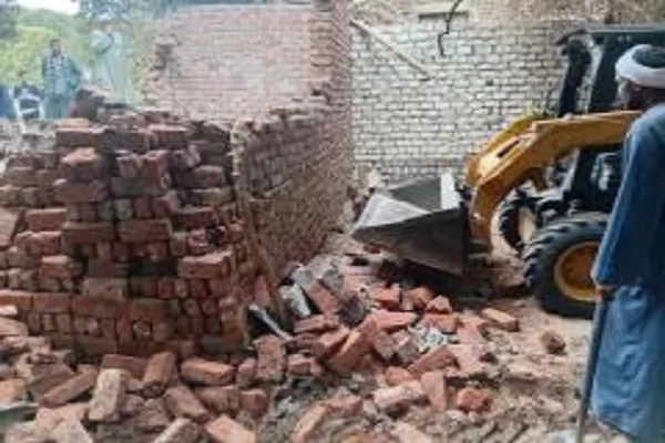 الأقصر.. إزالة تعديات وتركيب 25 كشافا بالزينية 