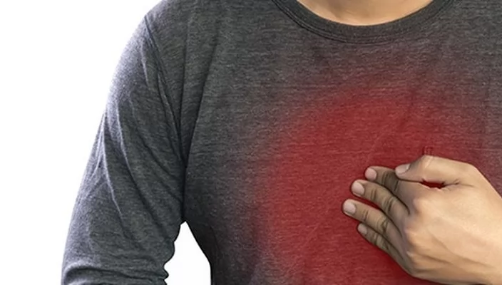 أسباب حرقة المعدة أثناء الصيام نهارًا في رمضان 