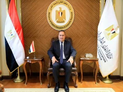 الدكتور عبد العزيز قنصوة وزير التعليم العالي والبحث العلمي