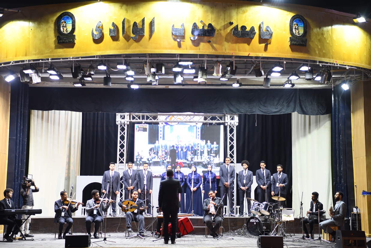 الداودي وغرباوى يشهدان ختام فعاليات الملتقى الفني التاسع عشر للجامعات المصرية والعربية