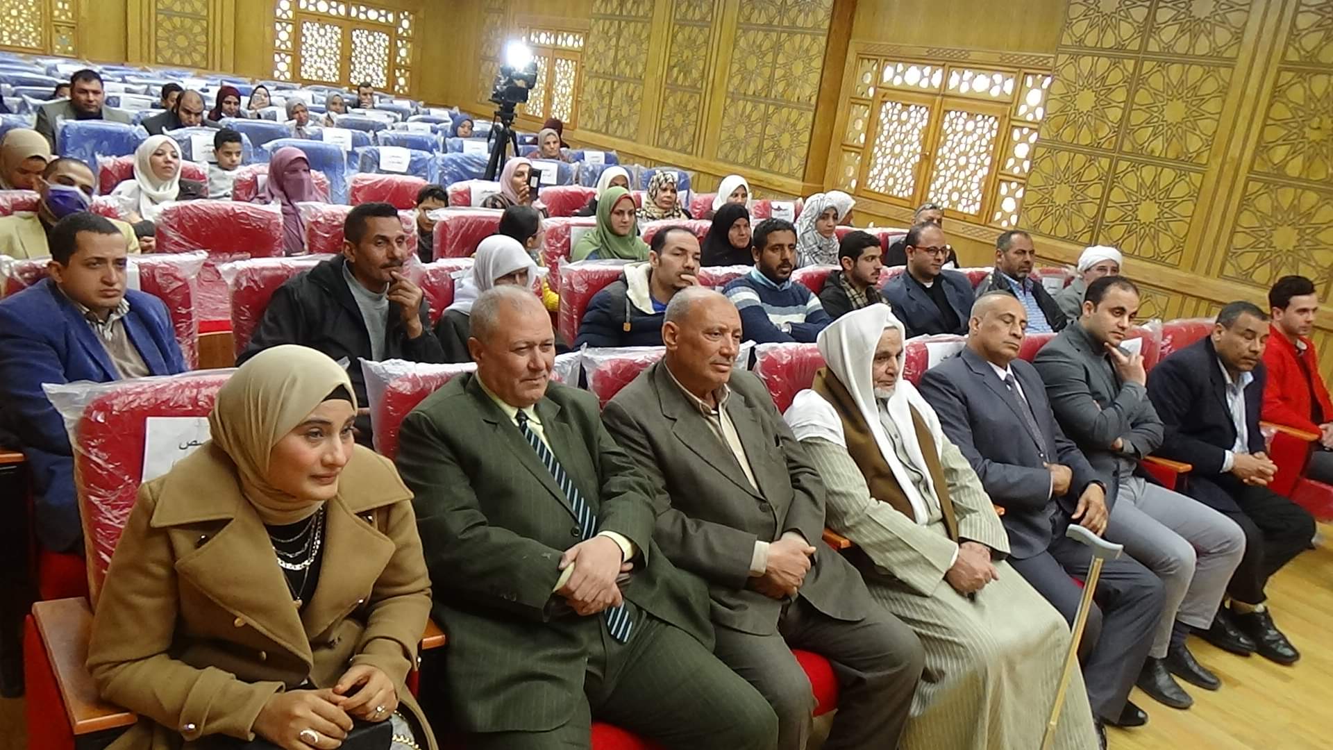 عضو النواب يمنح احمد بهدر العالمية مع مرتبة الشرف الأولى