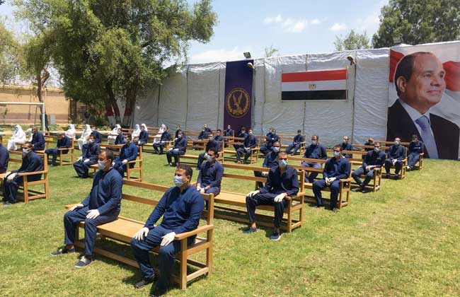 نزلاء السجون 