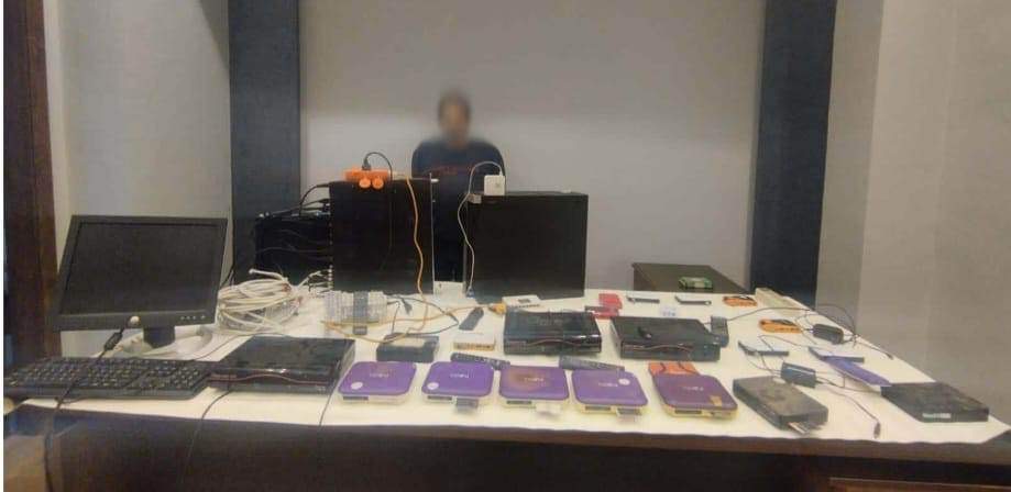 المتهم والمضبوطات 