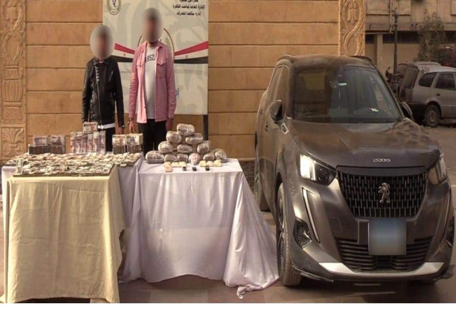 المتهمان والمضبوطات 