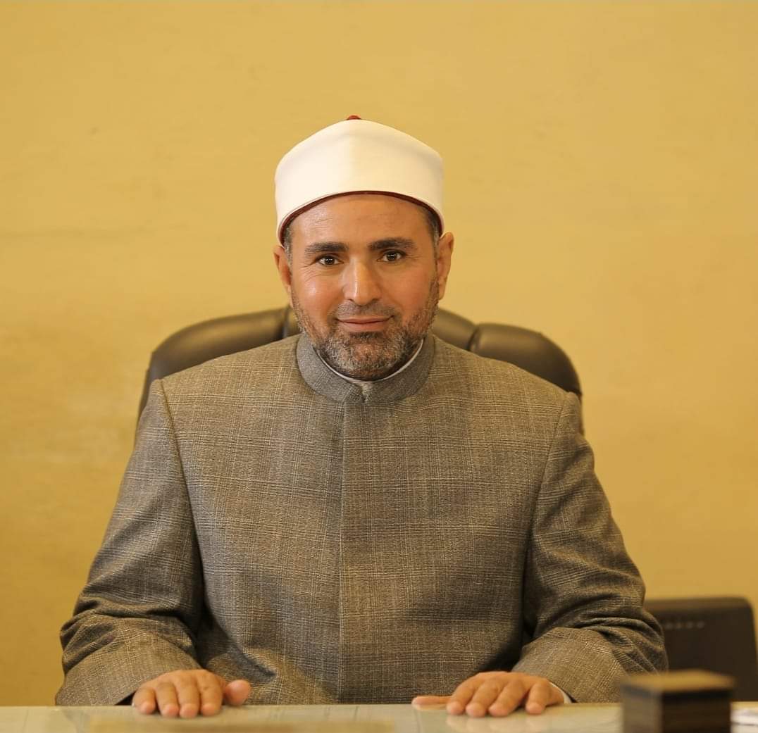 الأزهرُ الميمونُ بورك خالداً .. شمسُ الدّنا ومنارةُ الأزمانِ
