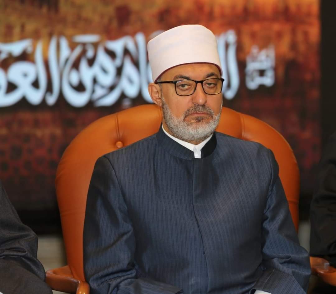 الأزهرُ الميمونُ بورك خالداً .. شمسُ الدّنا ومنارةُ الأزمانِ